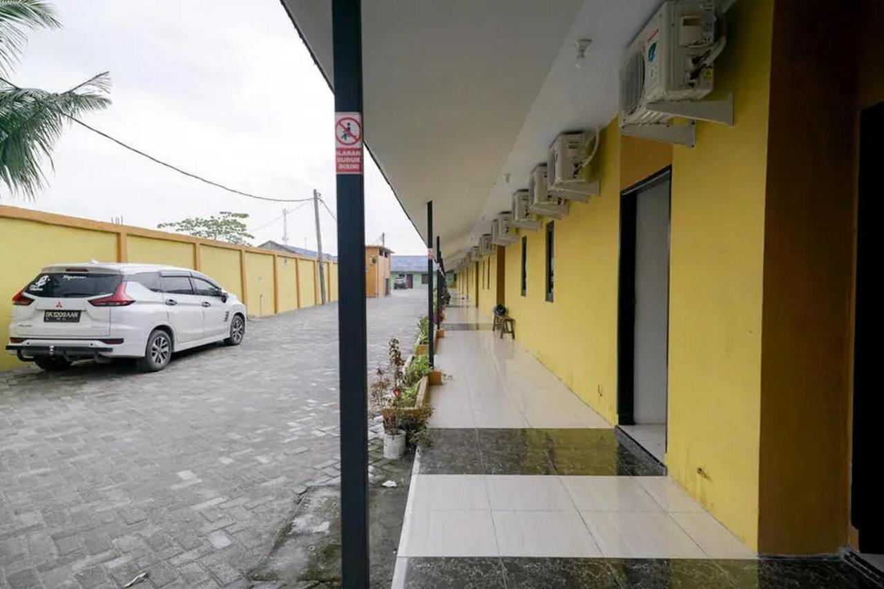 Reddoorz Near Ekowisata Mangrove Belawan Hotel Buitenkant foto