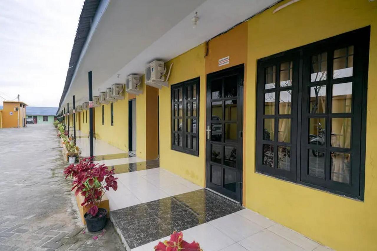 Reddoorz Near Ekowisata Mangrove Belawan Hotel Buitenkant foto