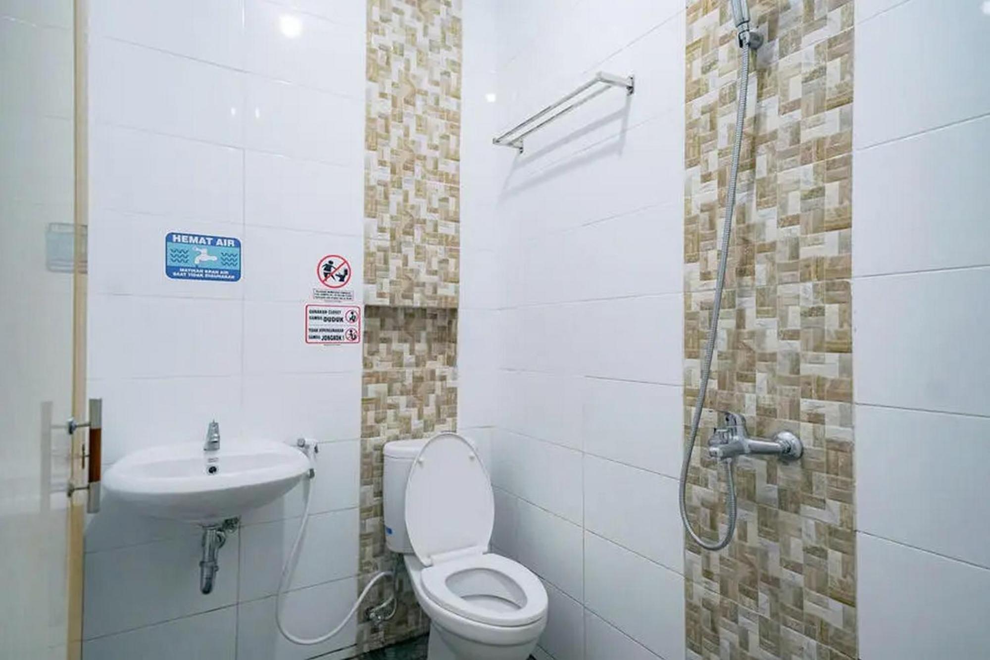 Reddoorz Near Ekowisata Mangrove Belawan Hotel Kamer foto